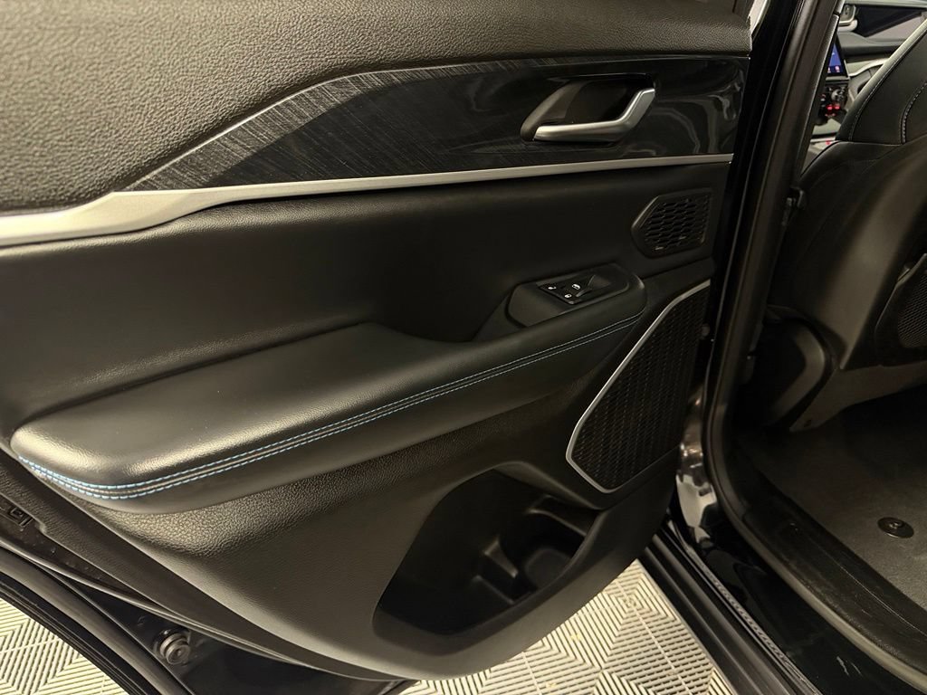 Certified 2022 Jeep Grand Cherokee Trailhawk AWD/4WD image 28