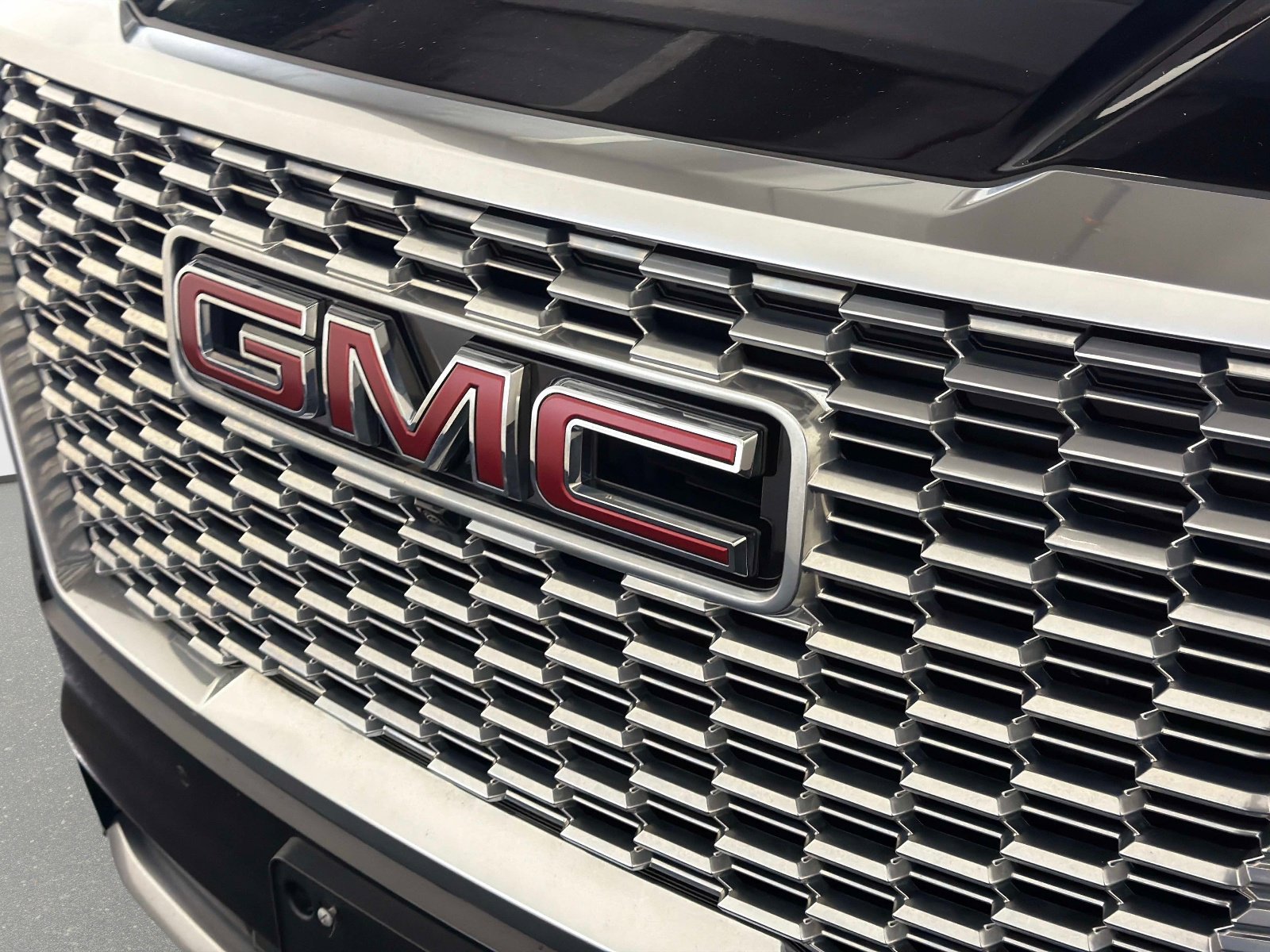 Used 2024 GMC Yukon Denali AWD/4WD image 10