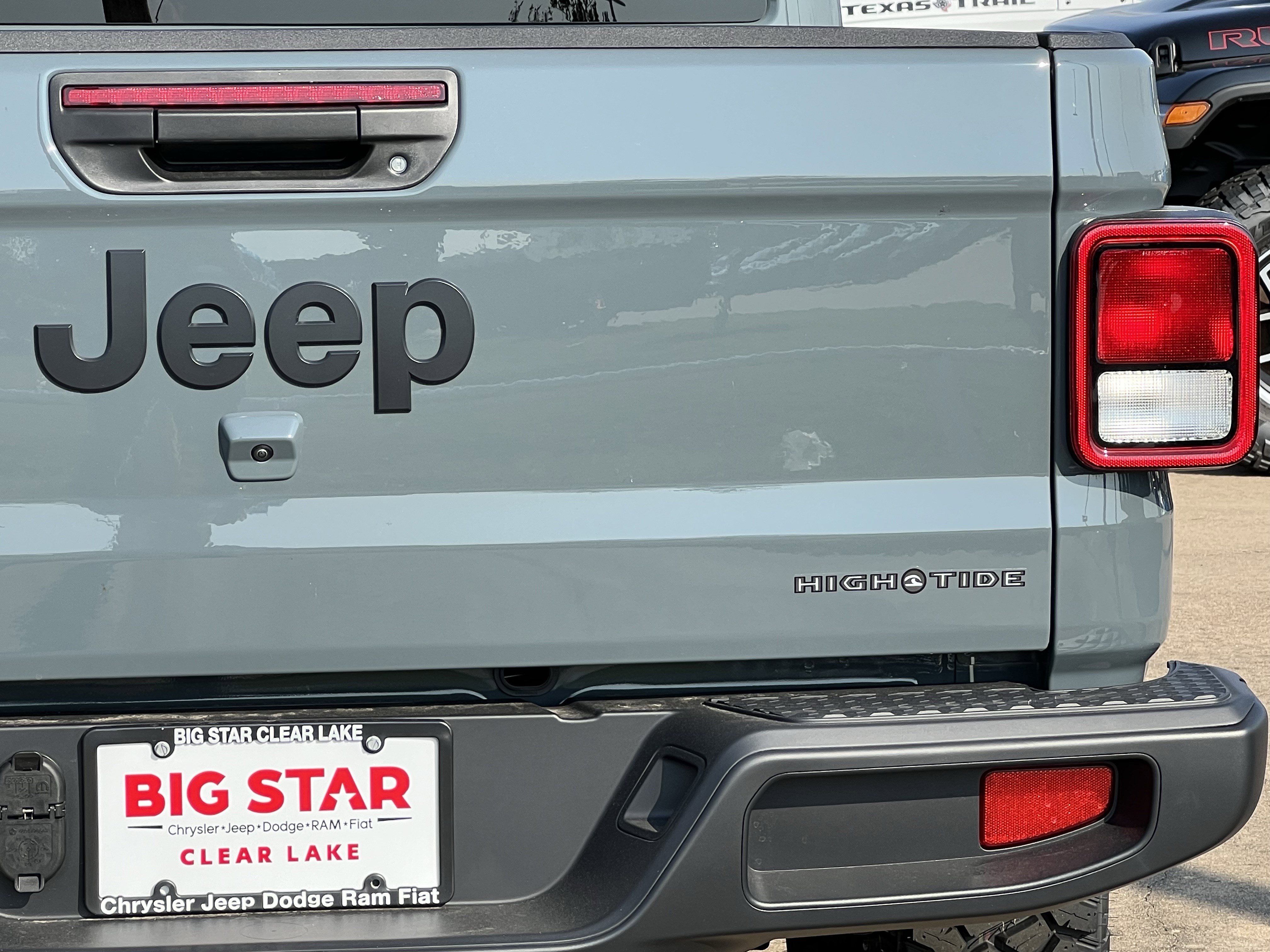 New 2025 Jeep Gladiator Sport image 5