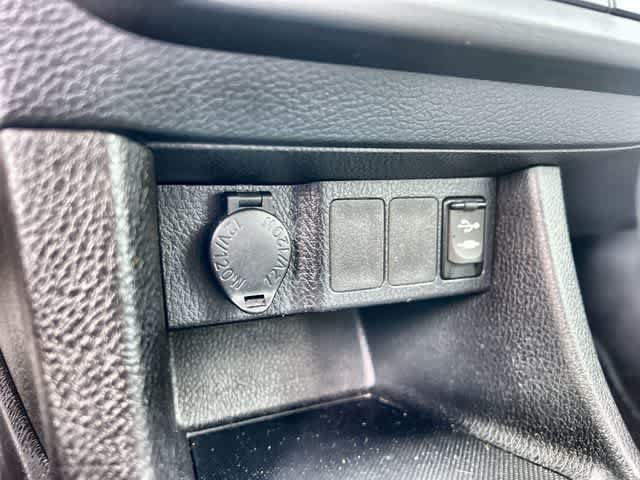 Used 2016 Toyota Corolla LE FWD image 28