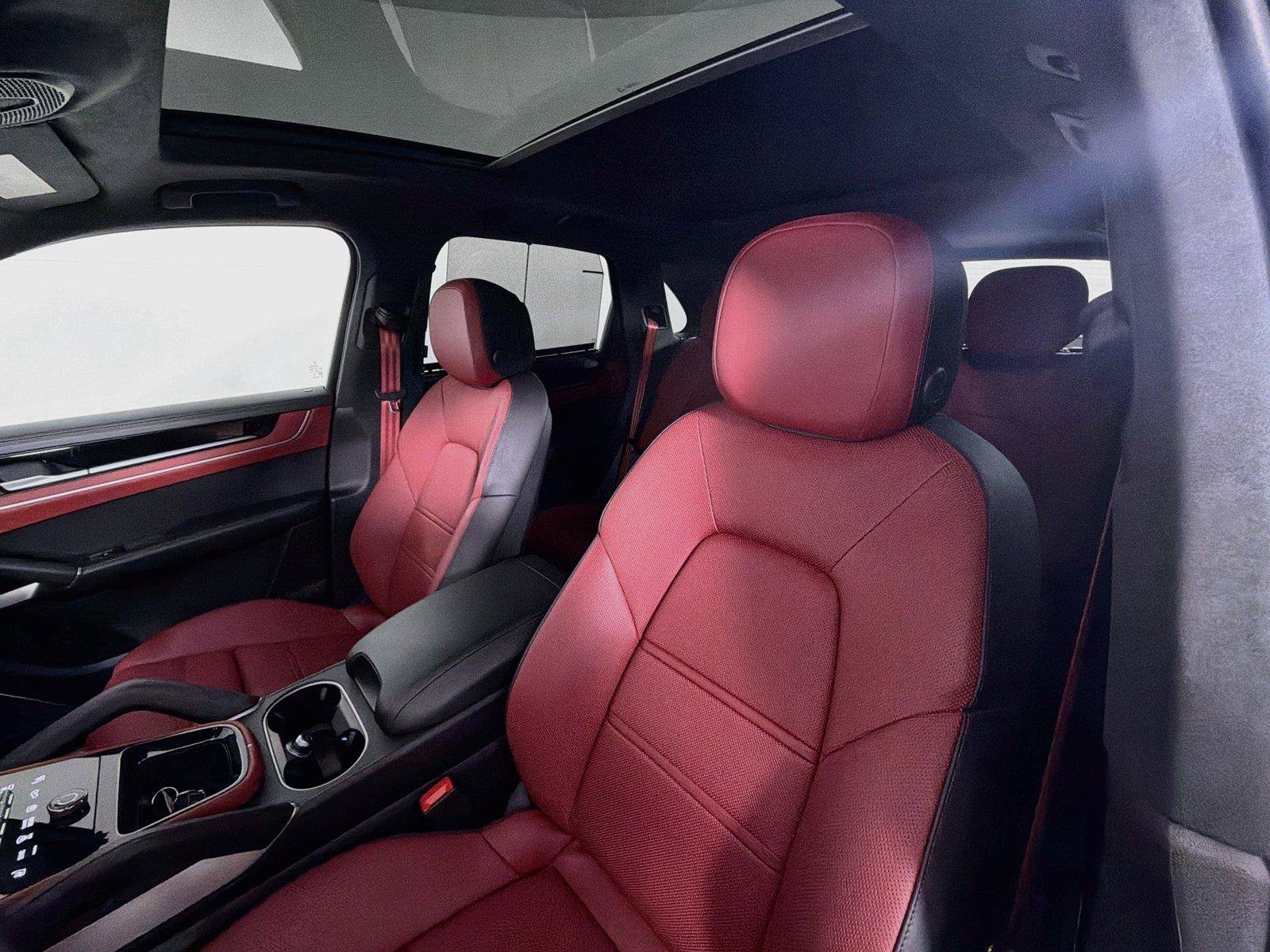 Certified 2026 Porsche Cayenne GTS AWD/4WD image 5