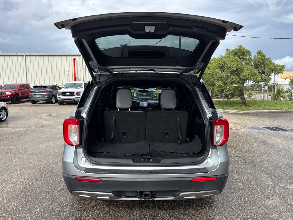 Used 2020 Ford Explorer XLT w/ Equipment Group 202A RWD image 27