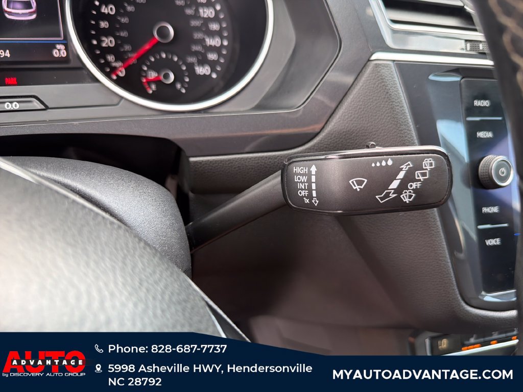 Used 2020 Volkswagen Tiguan SE R-Line AWD/4WD image 23