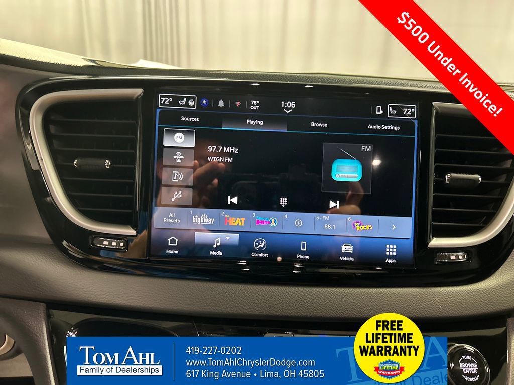 New 2026 Chrysler Voyager LX image 15