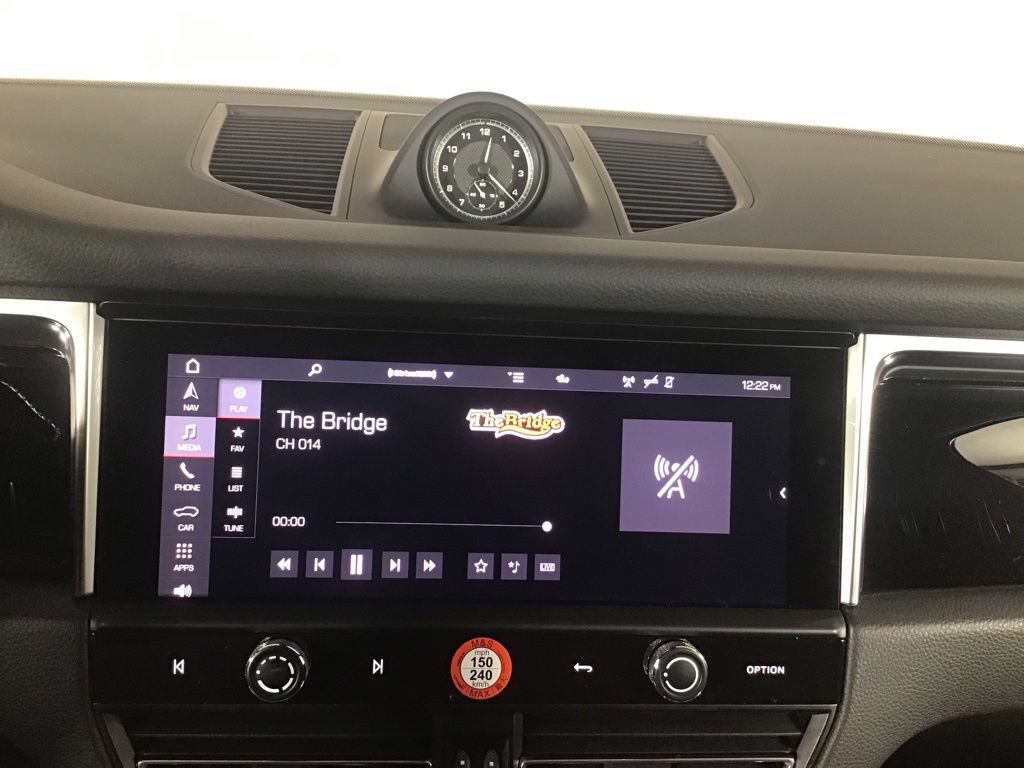 Certified 2023 Porsche Macan S AWD/4WD image 29