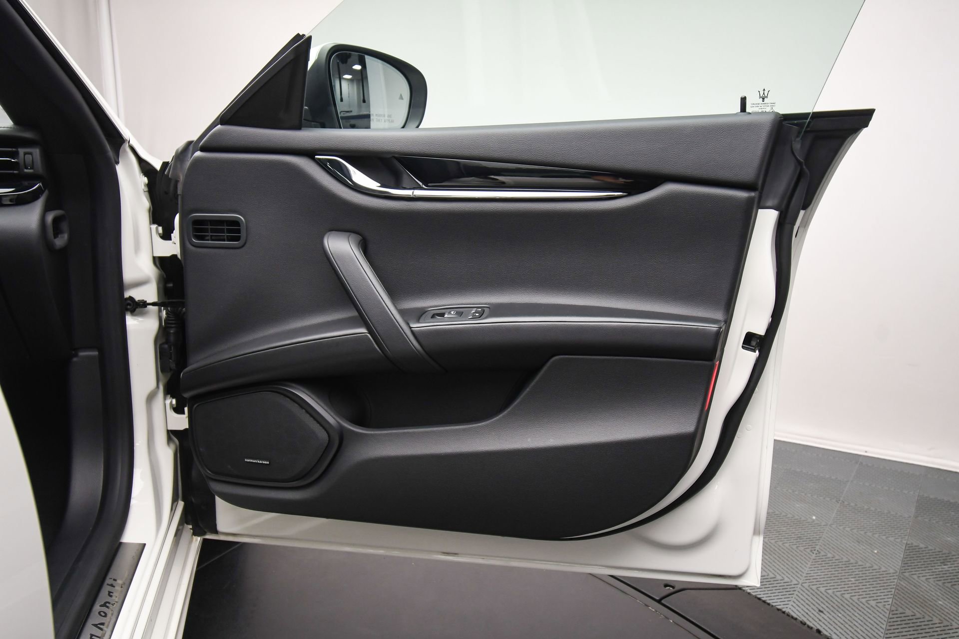 Used 2022 Maserati Quattroporte Modena Q4 image 45