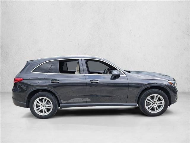 Used 2023 Mercedes-Benz GLC 300 image 4