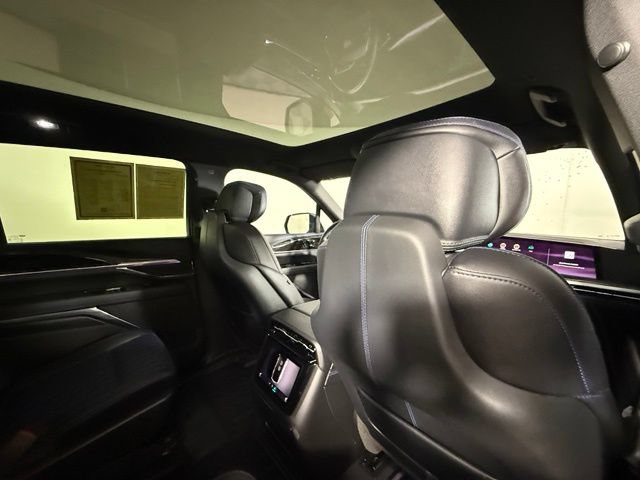 Certified 2026 Cadillac Escalade IQ Sport 1 w/ LPO, Floor Liner Package AWD/4WD image 27