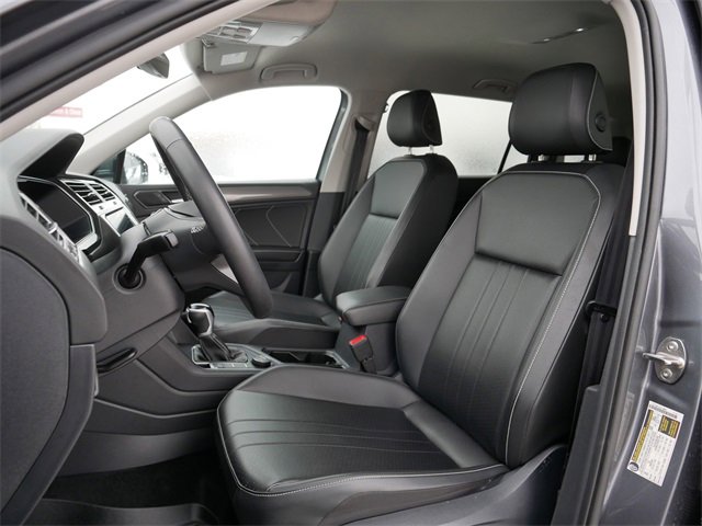Certified 2024 Volkswagen Tiguan SE image 14