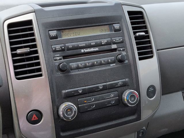 Used 2011 Nissan Frontier SL w/ Moonroof Pkg image 6