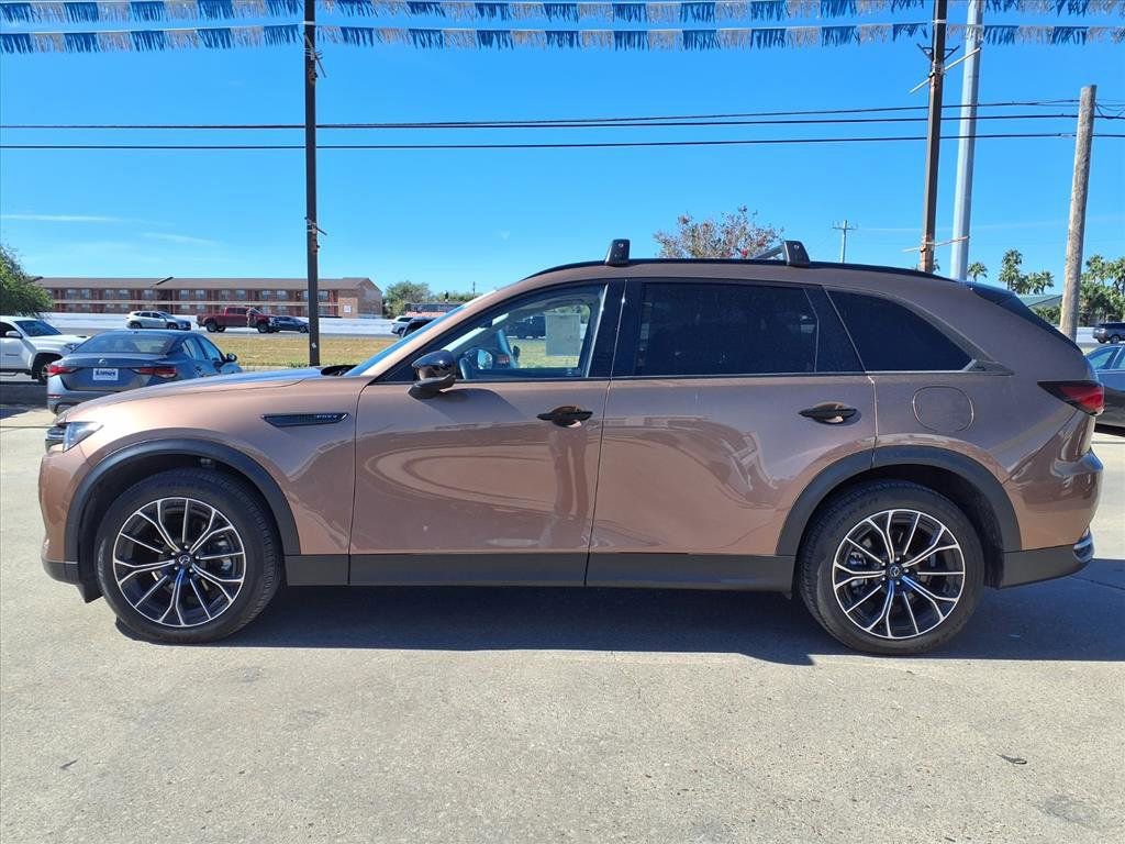 Used 2025 MAZDA CX-70 Plug-In Hybrid w/ Premium Pkg AWD/4WD image 3