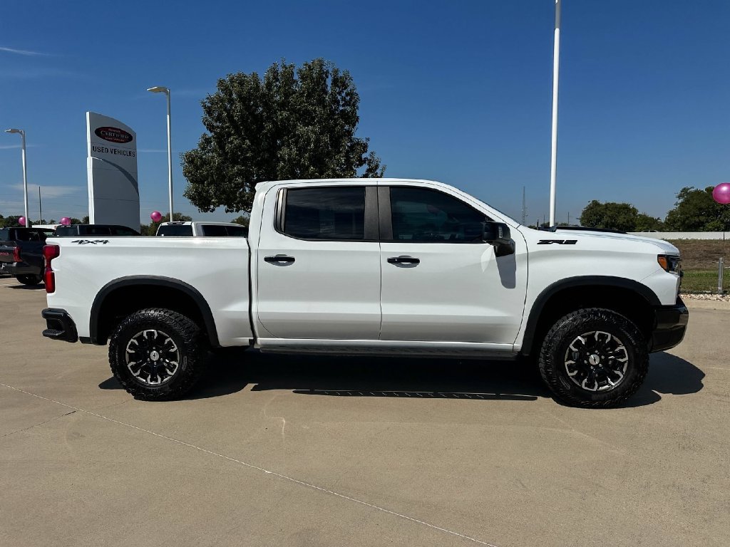 Used 2024 Chevrolet Silverado 1500 ZR2 AWD/4WD image 2