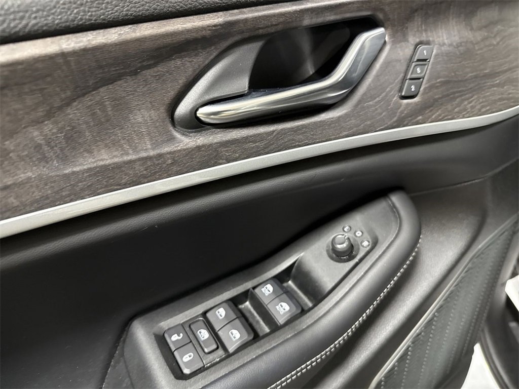 Used 2025 Jeep Grand Cherokee Limited 4xe image 22