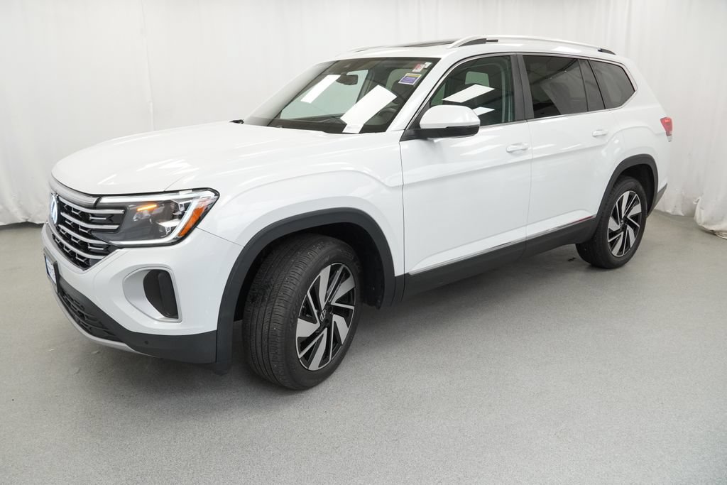 Used 2024 Volkswagen Atlas SEL AWD/4WD image 3