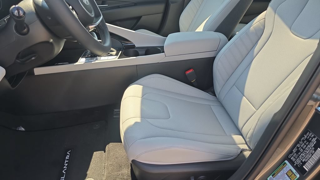 New 2026 Hyundai Elantra Limited FWD image 14
