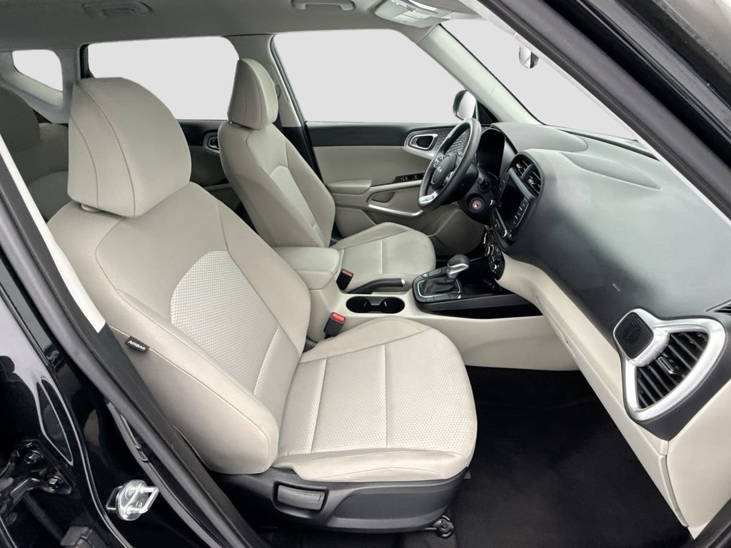 Used 2023 Kia Soul LX FWD image 18