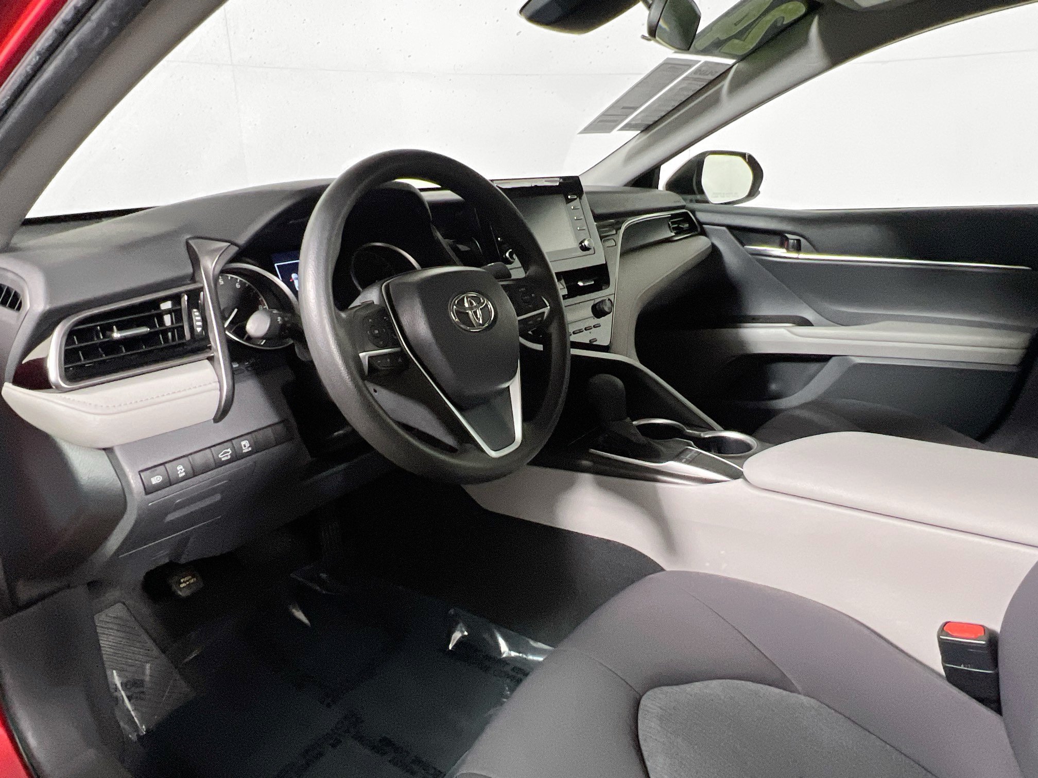 Used 2024 Toyota Camry LE FWD image 30