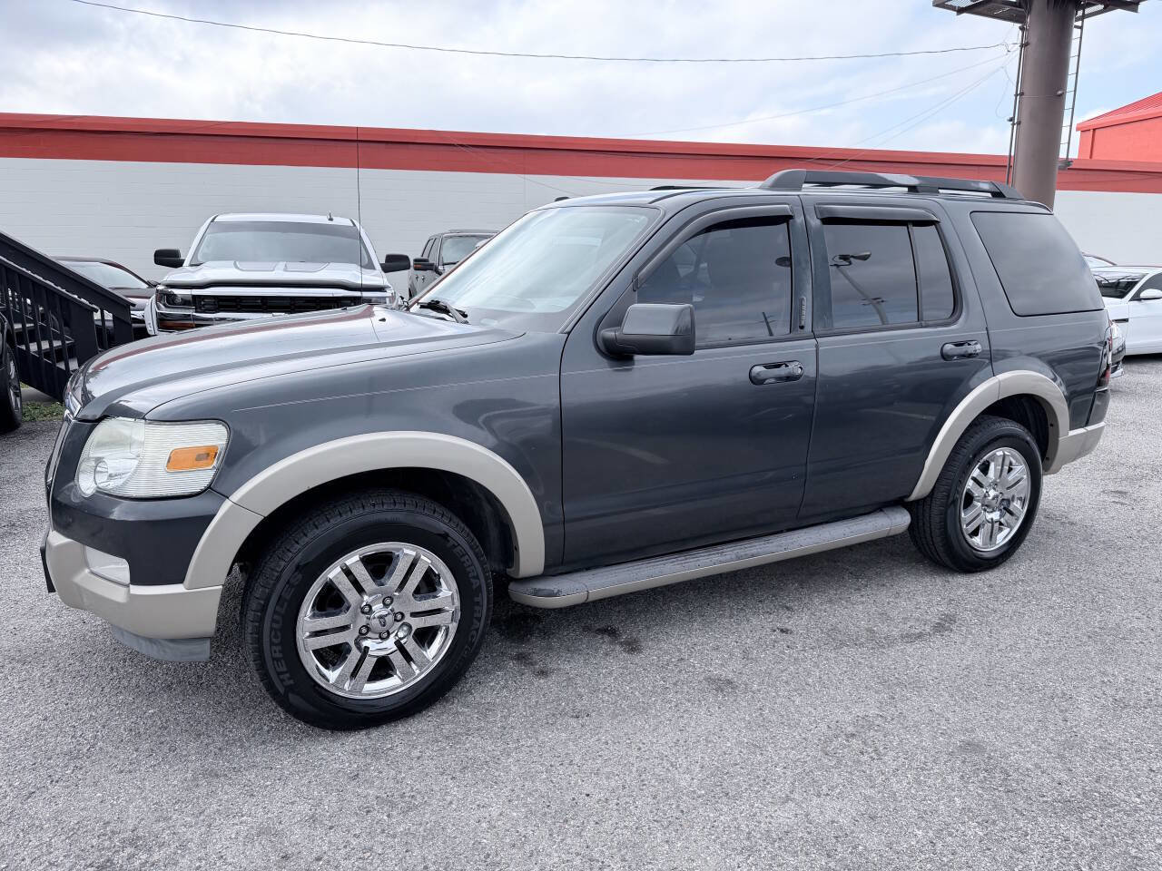 Used 2010 Ford Explorer Eddie Bauer image 2