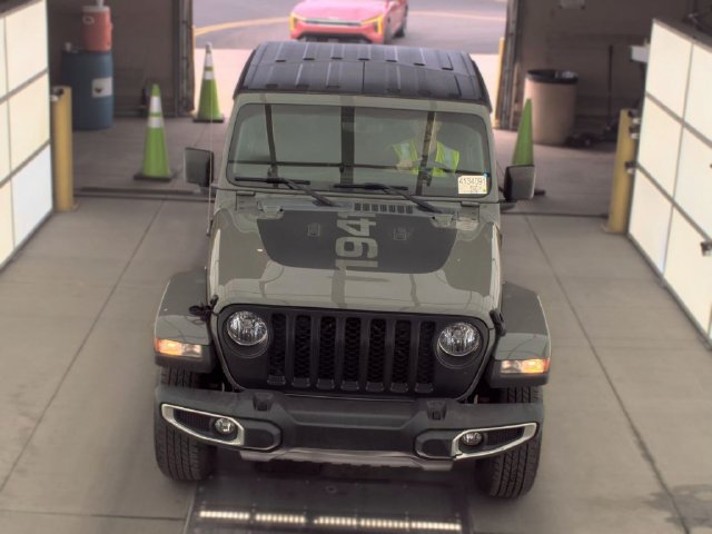Used 2023 Jeep Gladiator Sport AWD/4WD image 2