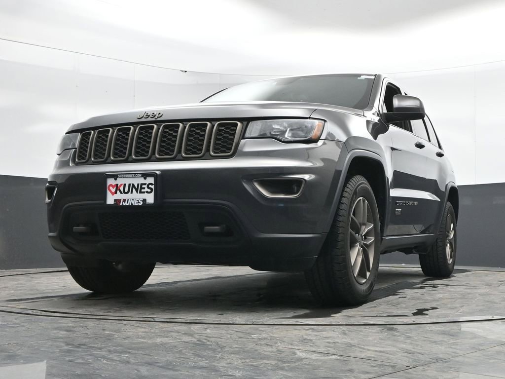 Used 2016 Jeep Grand Cherokee Laredo 75th Anniversary image 35