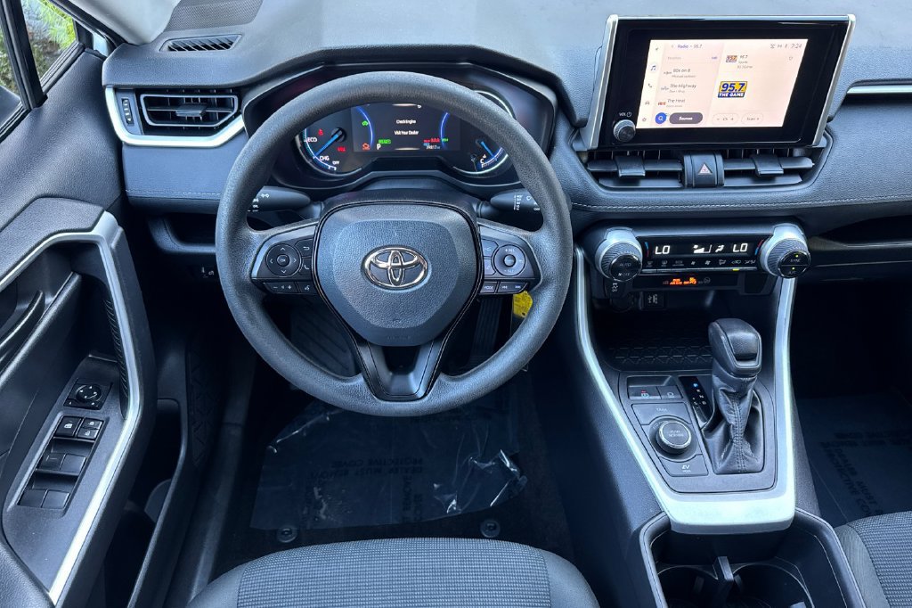 Used 2023 Toyota RAV4 LE AWD/4WD image 13
