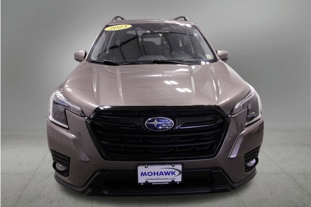 Used 2023 Subaru Forester Premium image 9