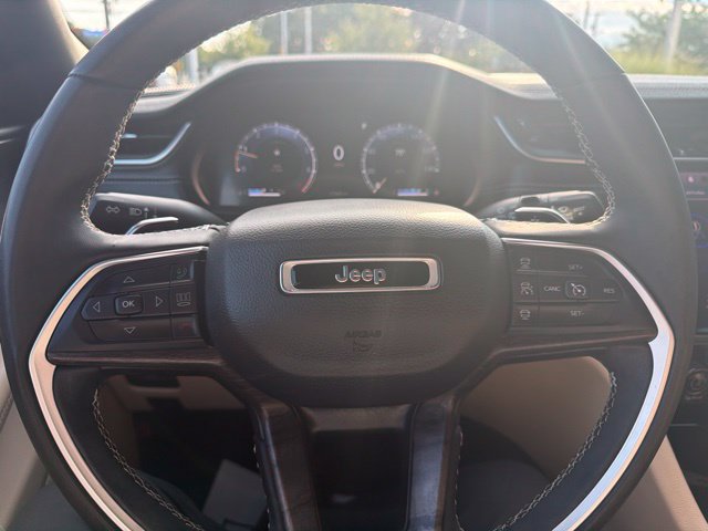 Used 2023 Jeep Grand Cherokee L Limited AWD/4WD image 20