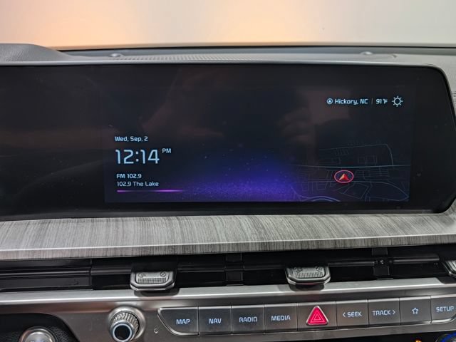 Used 2024 Kia Telluride EX w/ EX Captain's Chair Package FWD image 19