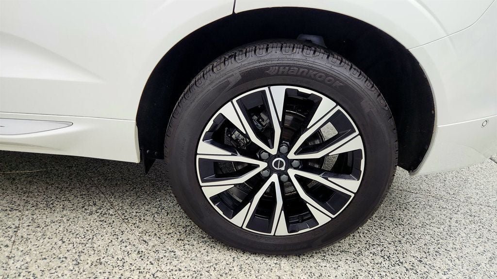 Used 2023 Volvo XC60 B5 Plus w/ Climate Package AWD/4WD image 9