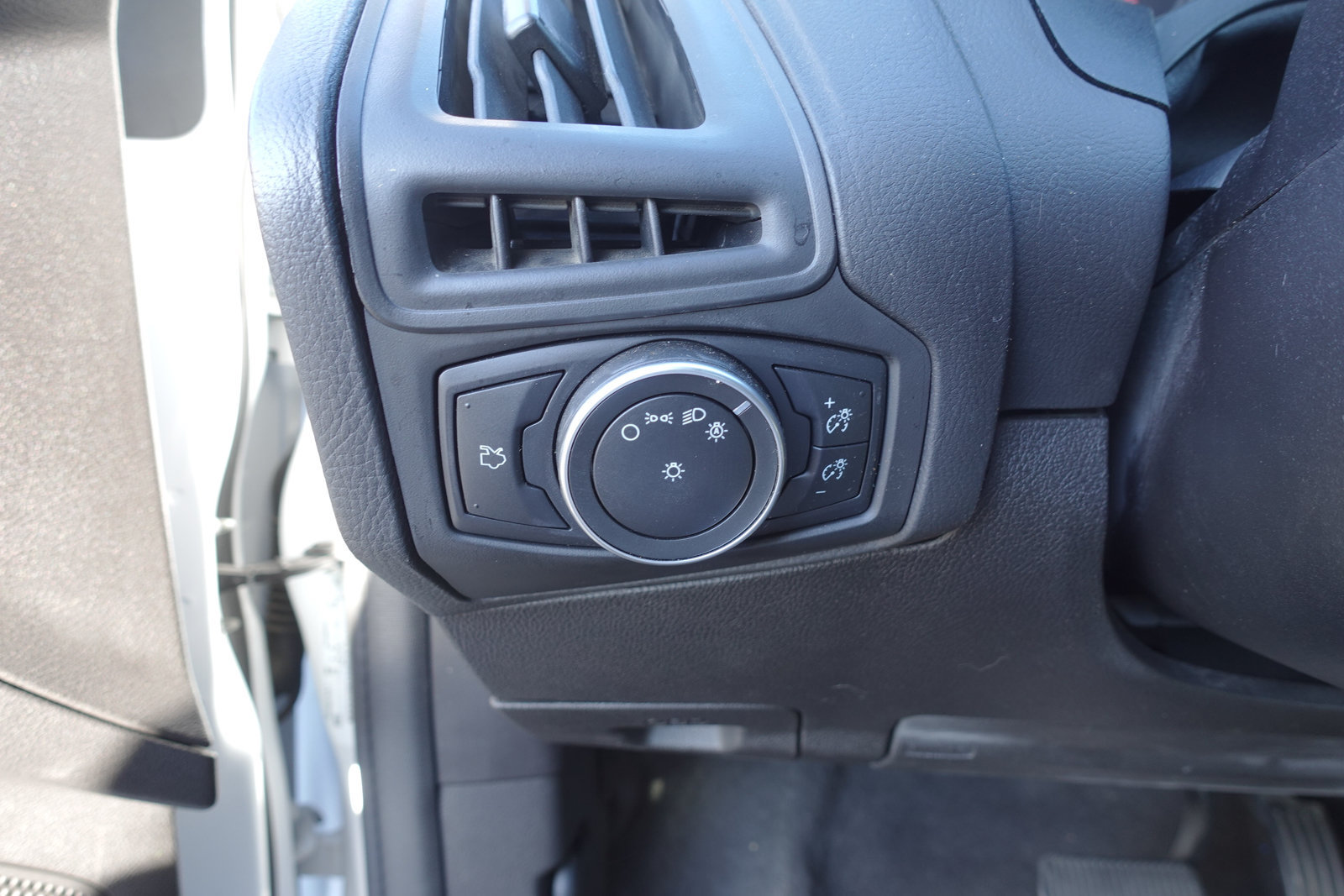 Used 2018 Ford Focus S FWD image 16
