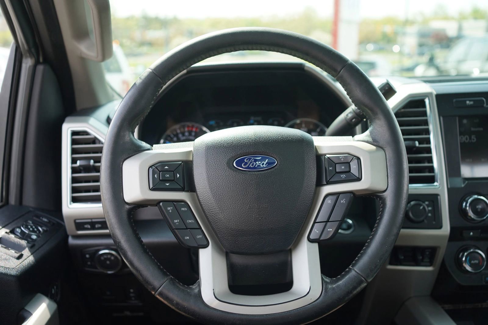 Used 2017 Ford F350 Lariat w/ Lariat Ultimate Package AWD/4WD image 13