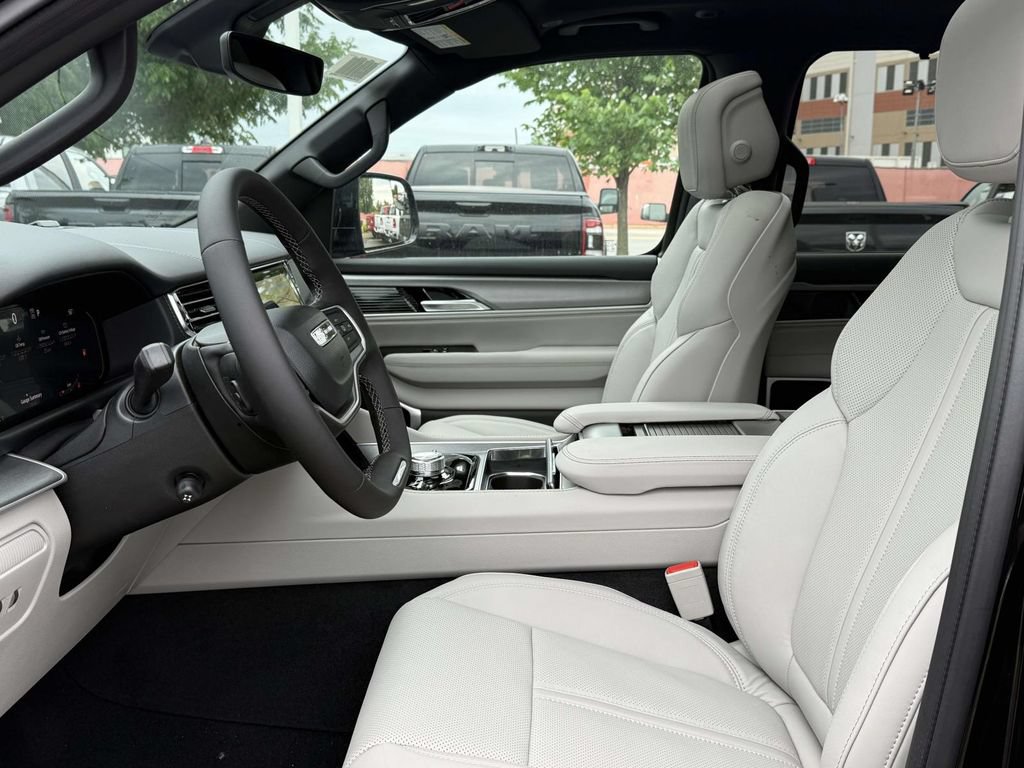 New 2026 Jeep Grand Wagoneer Limited AWD/4WD image 14