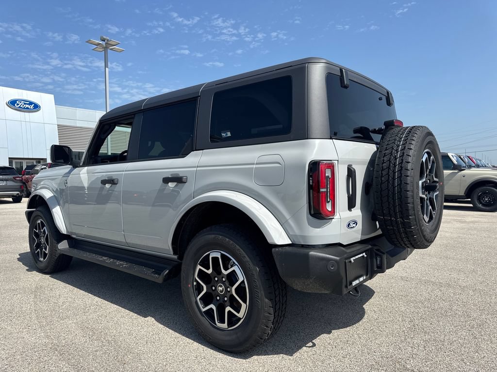 New 2026 Ford Bronco Outer Banks AWD/4WD image 4