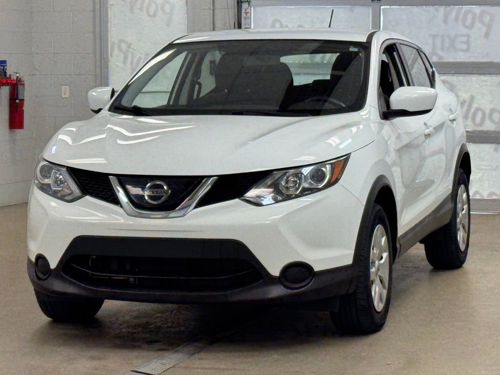 Used 2016 Nissan Rogue S w/ Appearance Package image 3