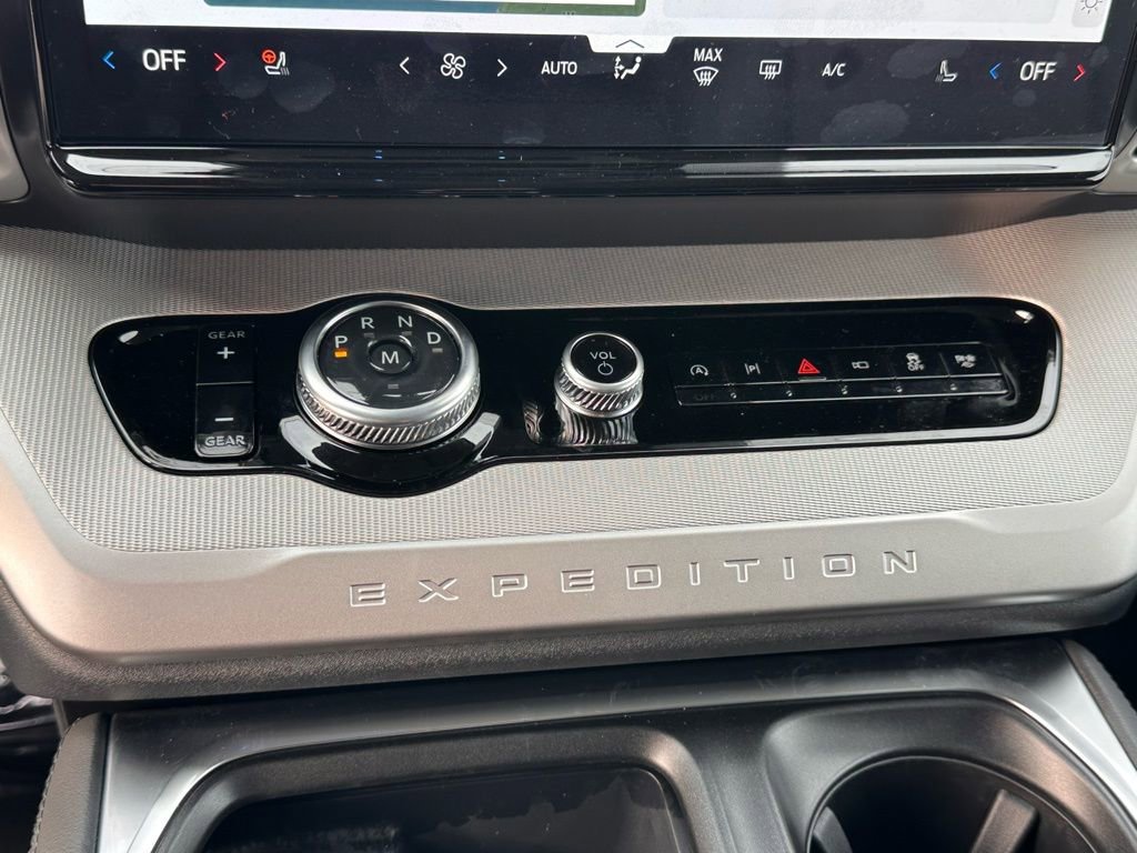 New 2026 Ford Expedition Active image 30