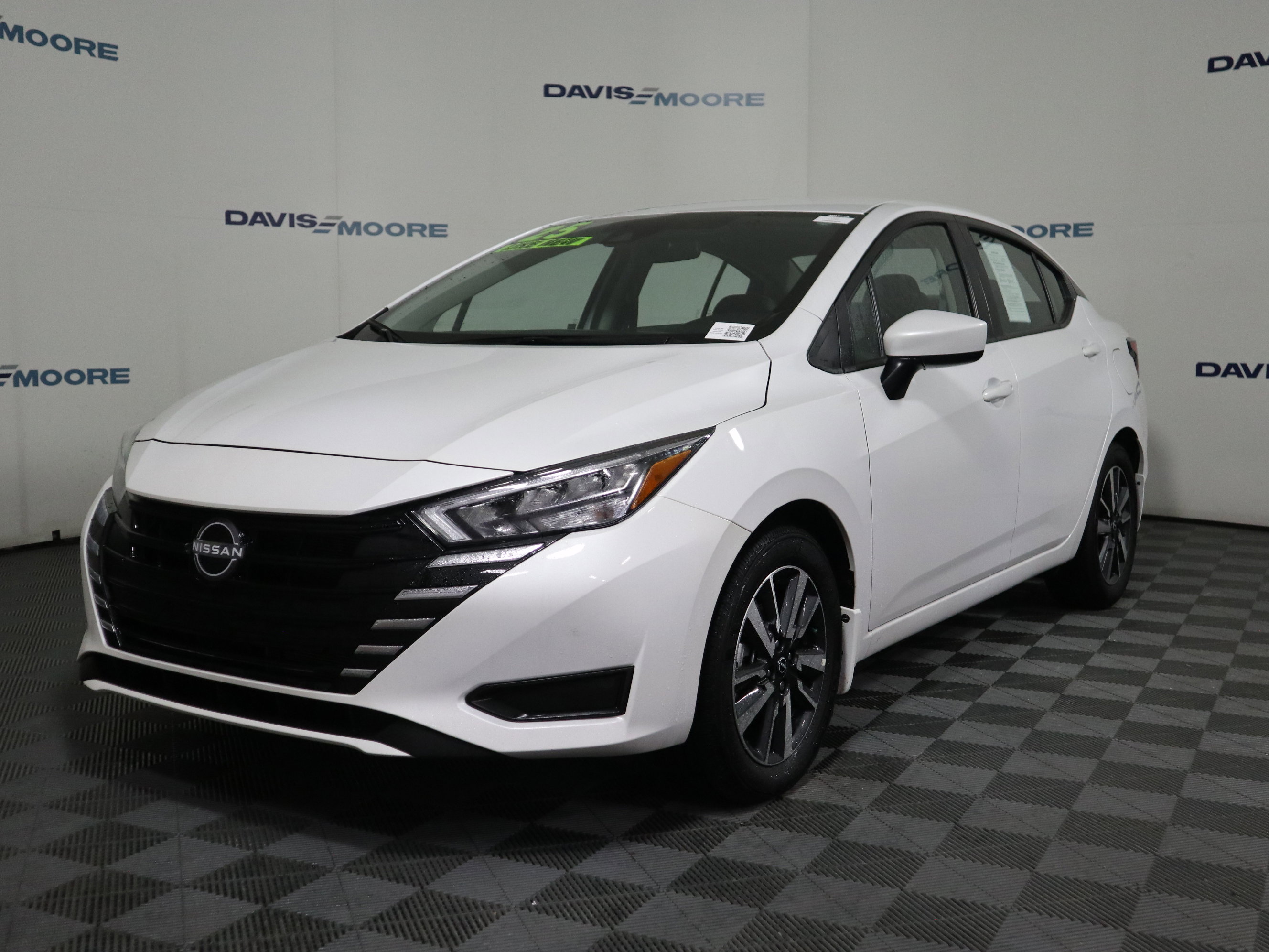 Used 2025 Nissan Versa SV w/ Trunk Package image 11