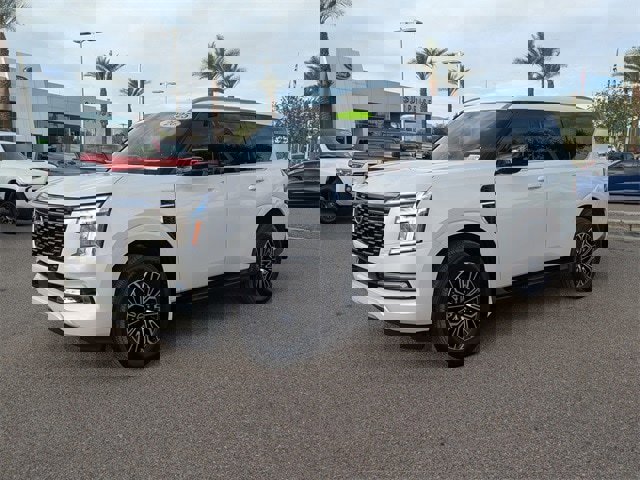 Used 2025 Nissan Armada SL image 2