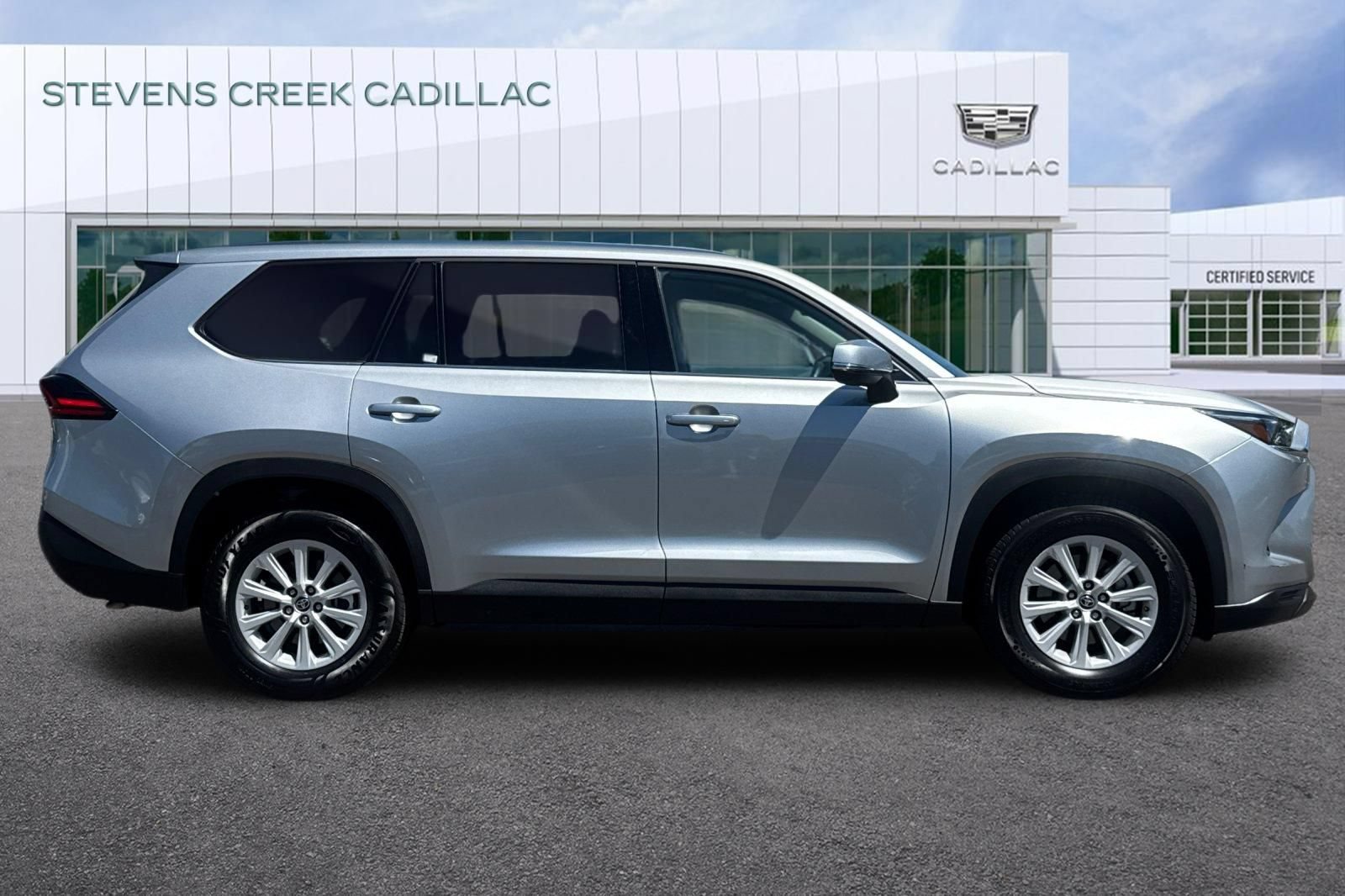Used 2025 Toyota Grand Highlander FWD image 2