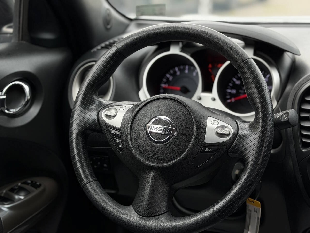 Used 2014 Nissan Juke S FWD image 9