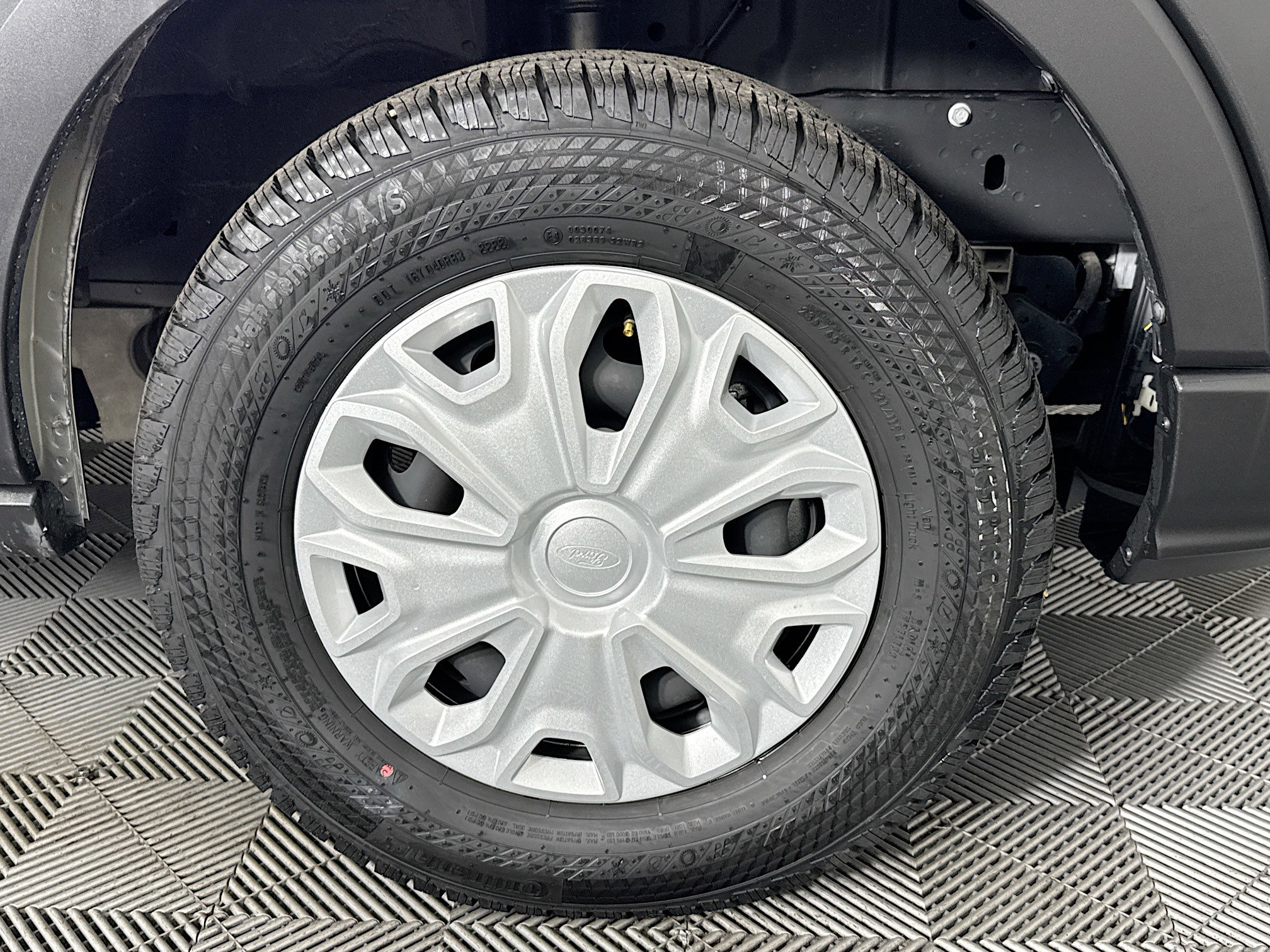 Used 2023 Ford E-Transit Low Roof image 27