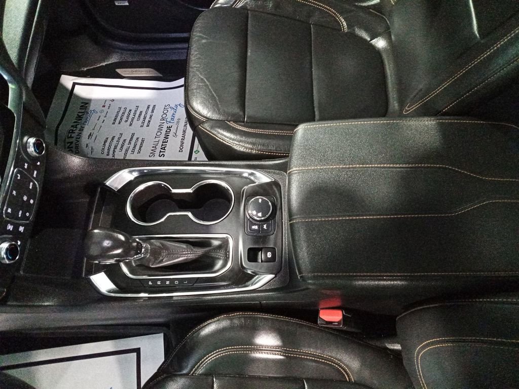 Used 2021 Chevrolet Traverse RS FWD image 12