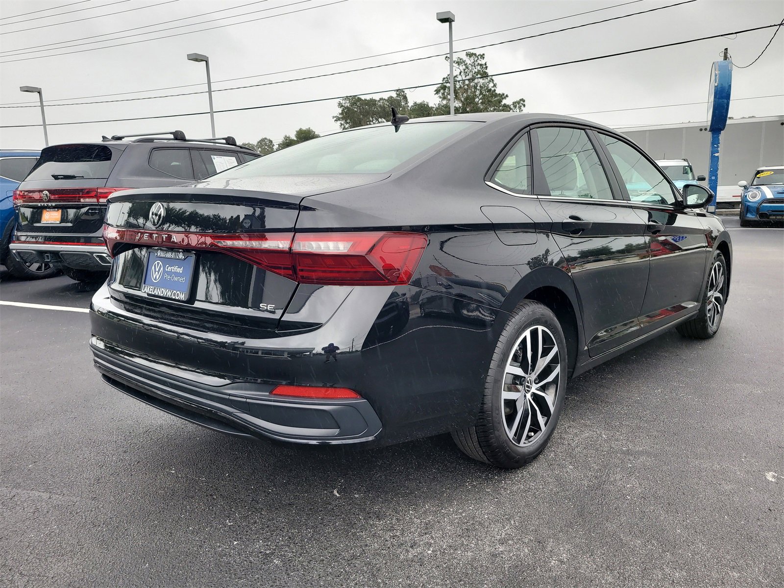 Certified 2025 Volkswagen Jetta SE image 5