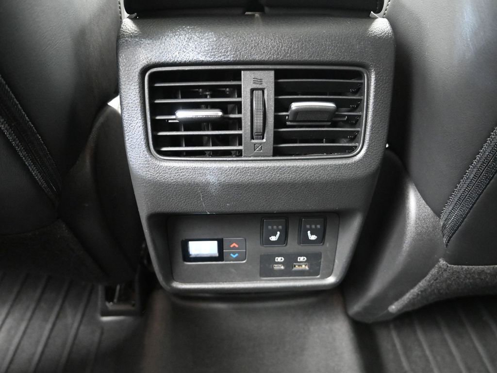 Used 2021 Nissan Rogue Platinum image 30