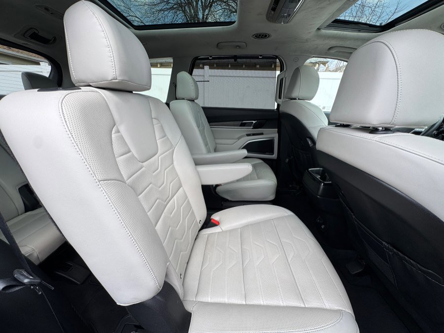 Used 2022 Kia Telluride SX w/ SX Prestige Package image 35