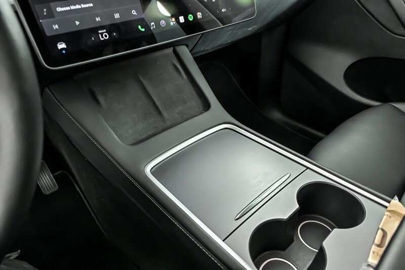 Used 2023 Tesla Model Y Long Range AWD/4WD image 32