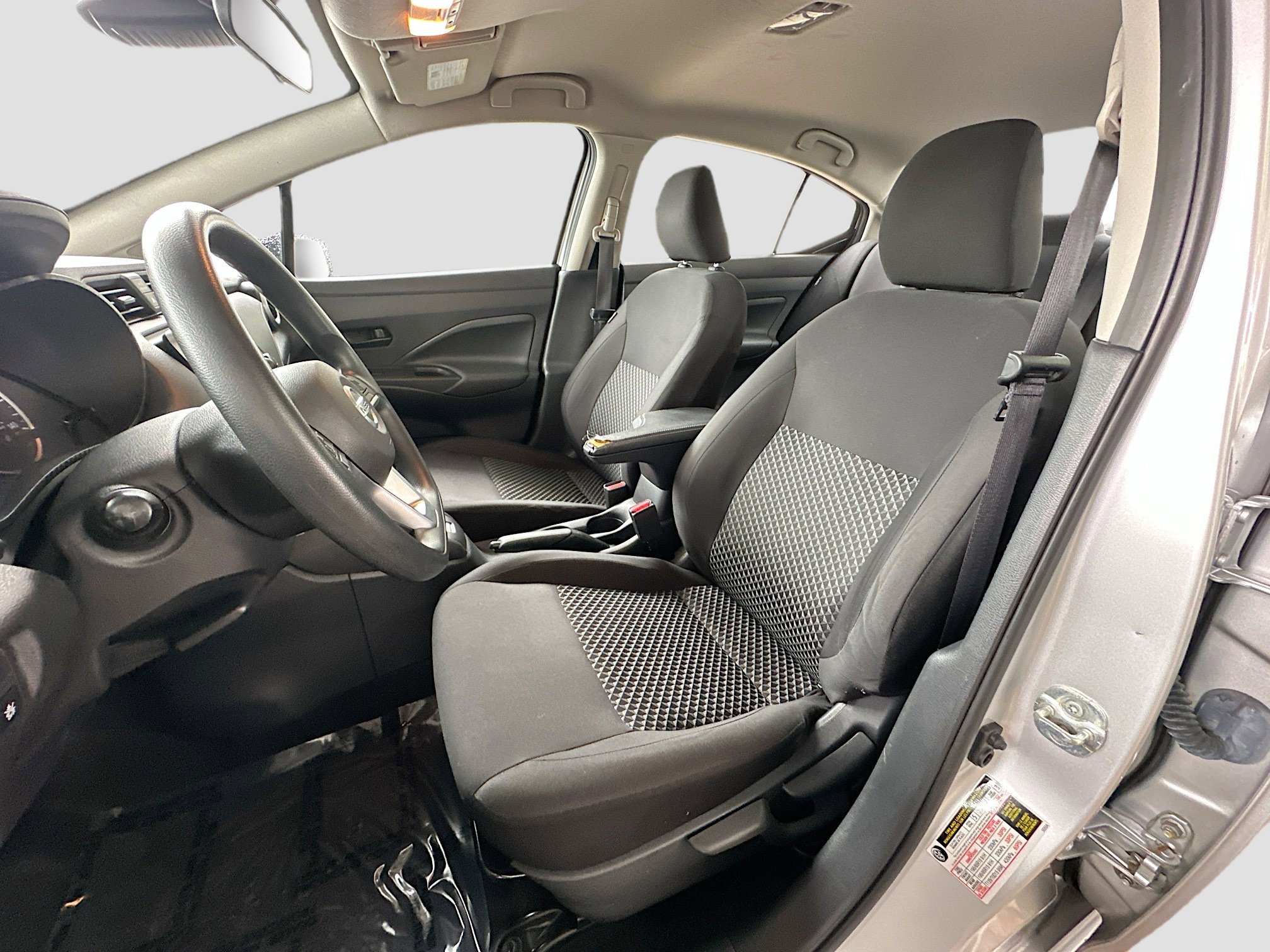 Used 2022 Nissan Versa S image 19