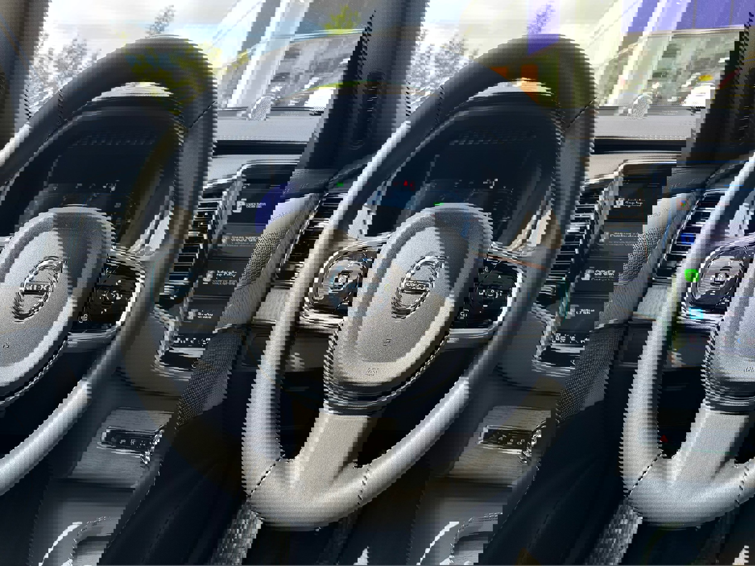 Certified 2024 Volvo XC90 T8 Ultimate image 18