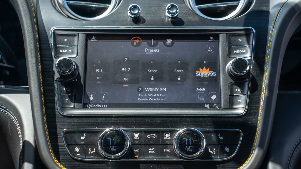 Used 2019 Bentley Bentayga image 54