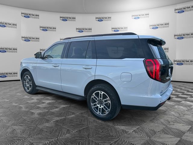 Certified 2025 Ford Expedition Active image 3