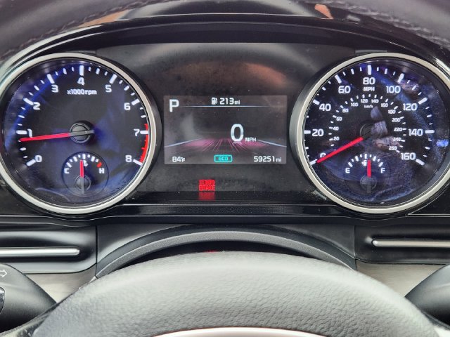 Used 2022 Kia Carnival EX FWD image 17